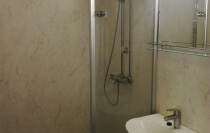 Karlsbo 2 A 6 Badrum kylpyhuone 1