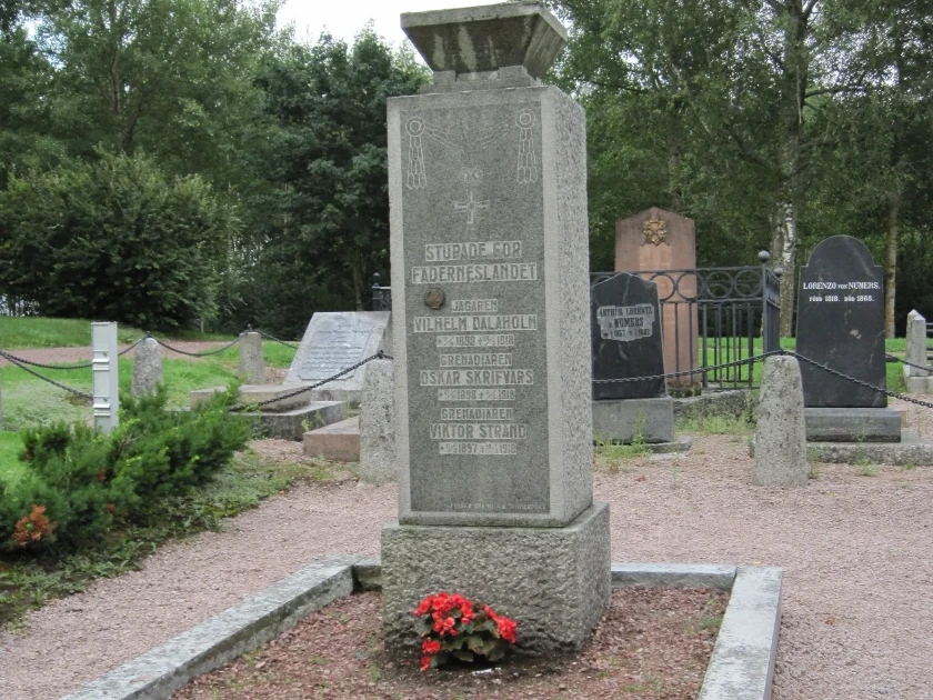 Maksamaa 1918 muistomerkki 1